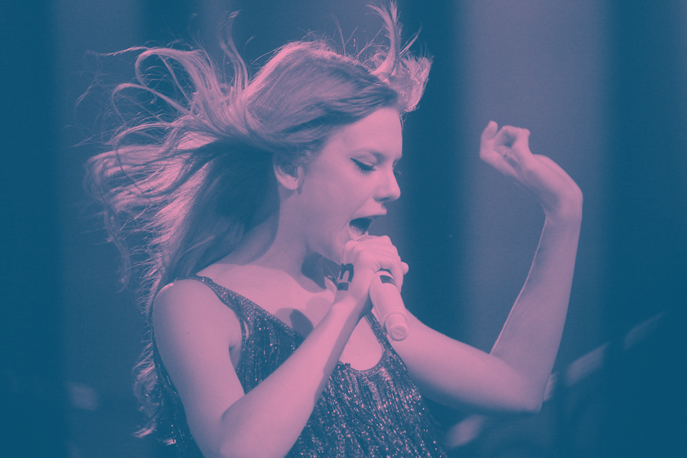 Taylor Swift duotone